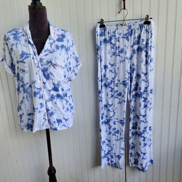 UGG Other - Ugg Womens 2 Pc Pajama Set White Blue Modal Soft Stretchy Shirt Pants Button L